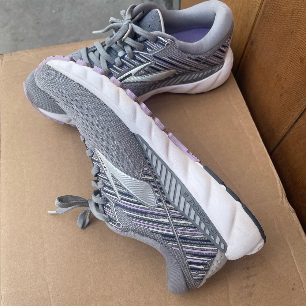 Women's Gray Athletic Shoes perfect condition